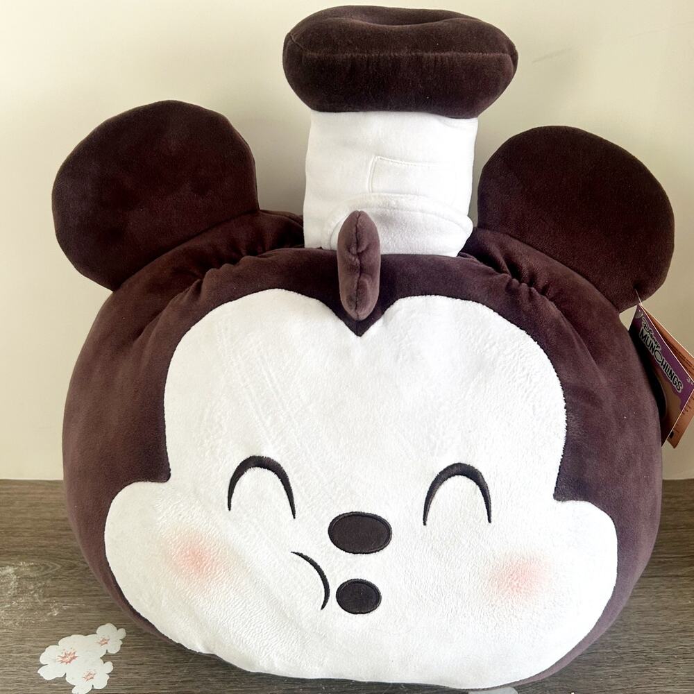 Disney Munchlings Specialty Treats Mickey Steamboat Steamed Bun Willie Plush